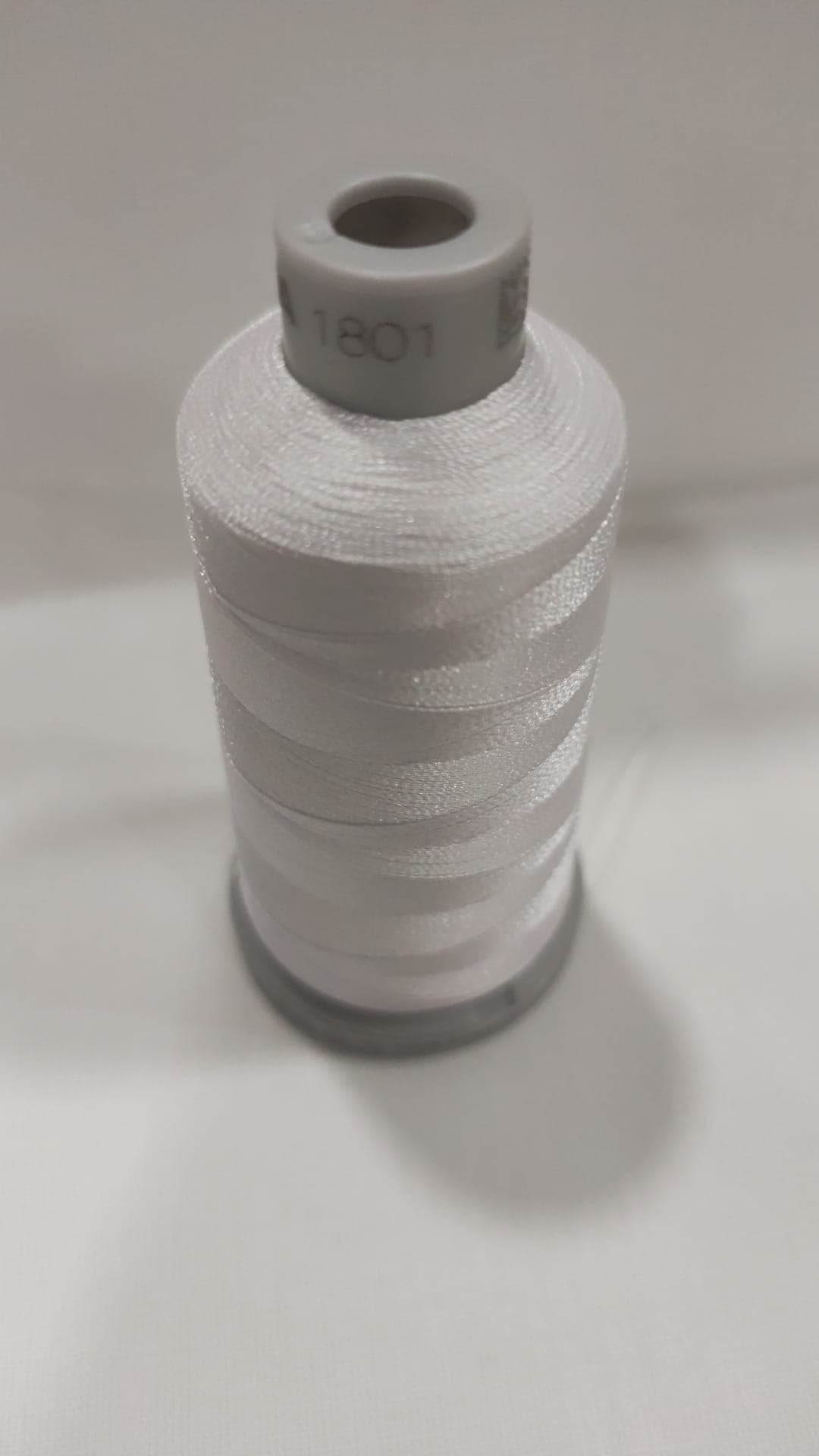 Linha de Bordar | Polyneon | Madeira | Branco 1801