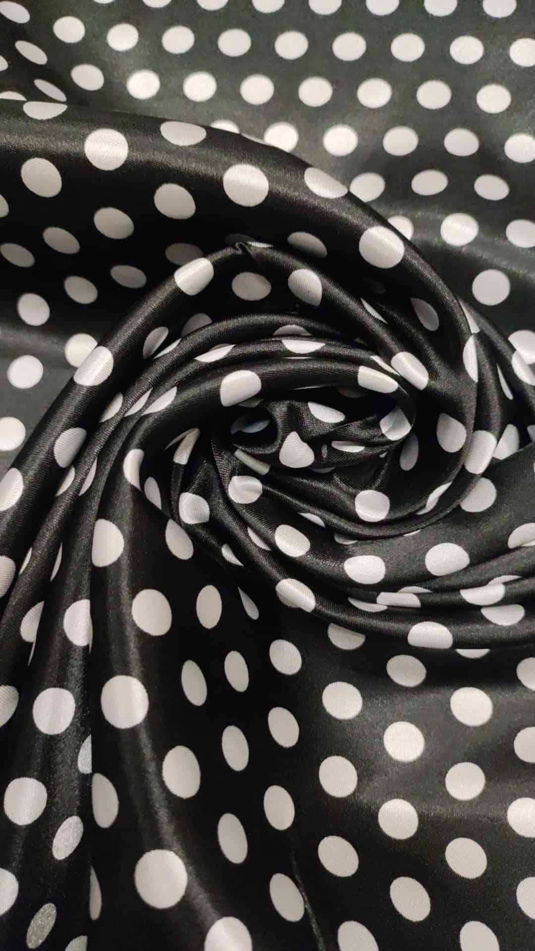 Cetim | Estampado | Carnaval | Bola Branca | Fundo Preto